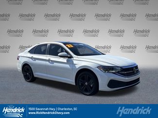 Used 2023 Volkswagen Jetta SE w/ Panoramic Sunroof Package video 1