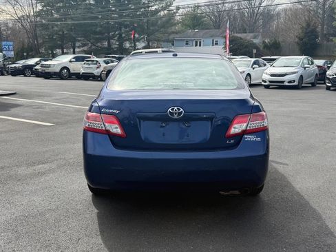 Used 2011 Toyota Camry LE image 9