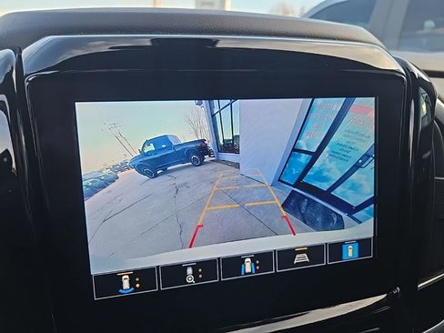 Used 2022 Chevrolet Traverse RS image 56