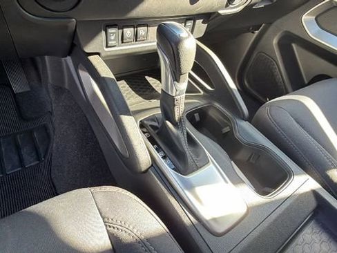 Used 2025 Nissan Frontier SV w/ SV Convenience Package image 24