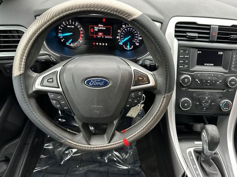 Used 2014 Ford Fusion SE image 14