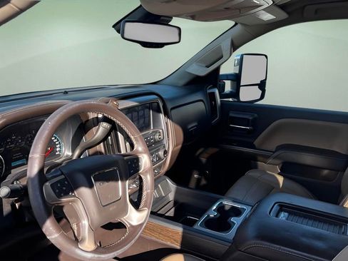 Used 2019 GMC Sierra 2500 Denali w/ Duramax Plus Package image 10