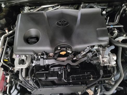 Used 2022 Toyota Camry SE image 30