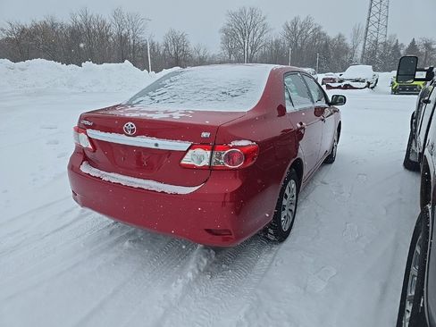 Used 2013 Toyota Corolla LE image 3