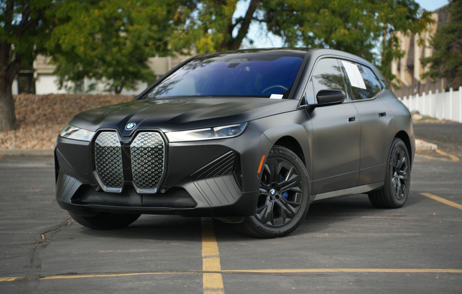 Used 2024 BMW iX xDrive50 w/ Premium Package AWD/4WD image 1