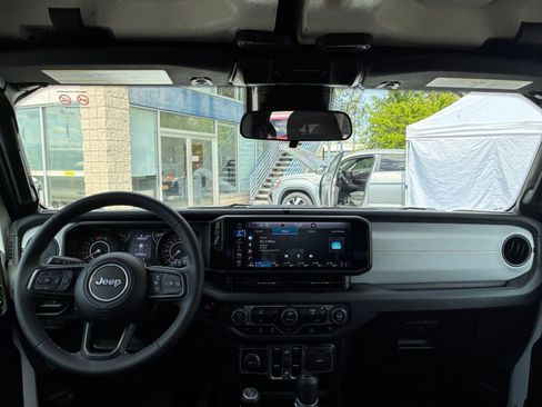 Used 2025 Jeep Wrangler Unlimited Sport AWD/4WD image 32