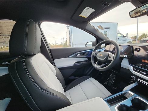 New 2026 Chevrolet Equinox EV LT image 15