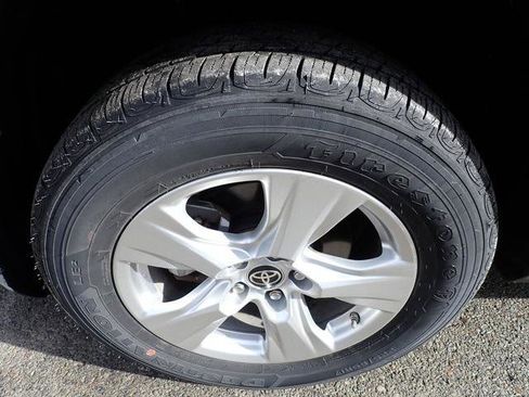 Certified 2021 Toyota RAV4 LE image 9