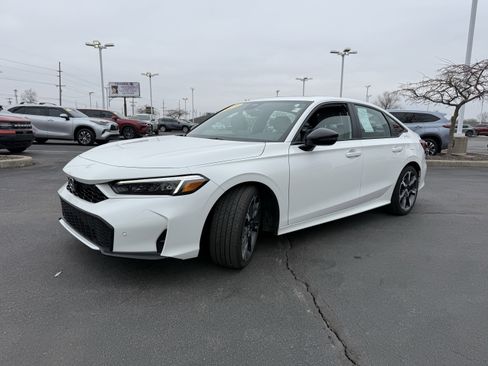 Used 2025 Honda Civic Sport Touring image 4