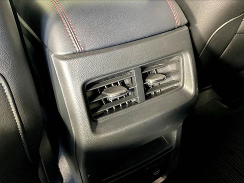 Used 2021 Ford Edge ST-Line image 31