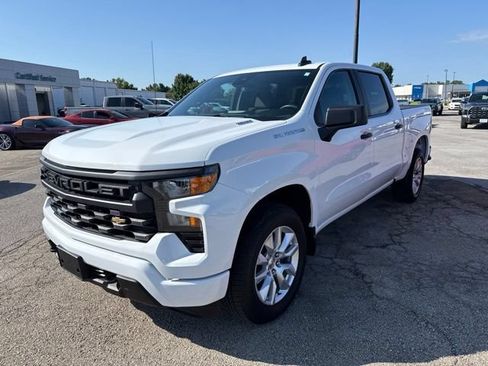 Used 2025 Chevrolet Silverado 1500 Custom AWD/4WD image 3