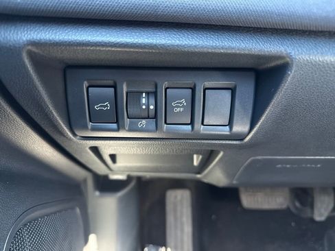 Used 2025 Subaru Outback Premium image 28