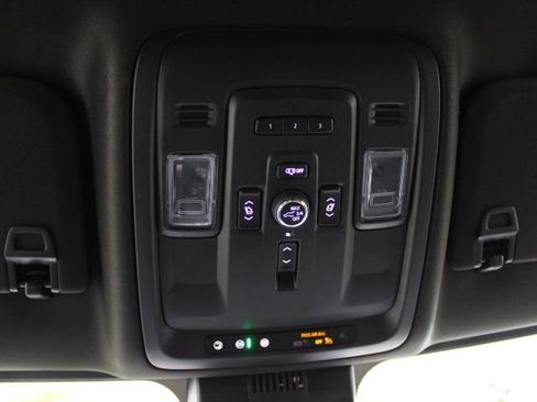 Used 2024 GMC Yukon XL Denali image 41