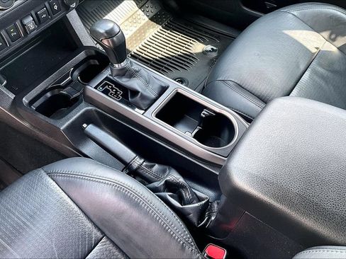 Used 2022 Toyota Tacoma TRD Sport w/ TRD Premium Sport Package RWD image 20