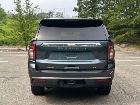 Used 2021 Chevrolet Suburban LT image 6