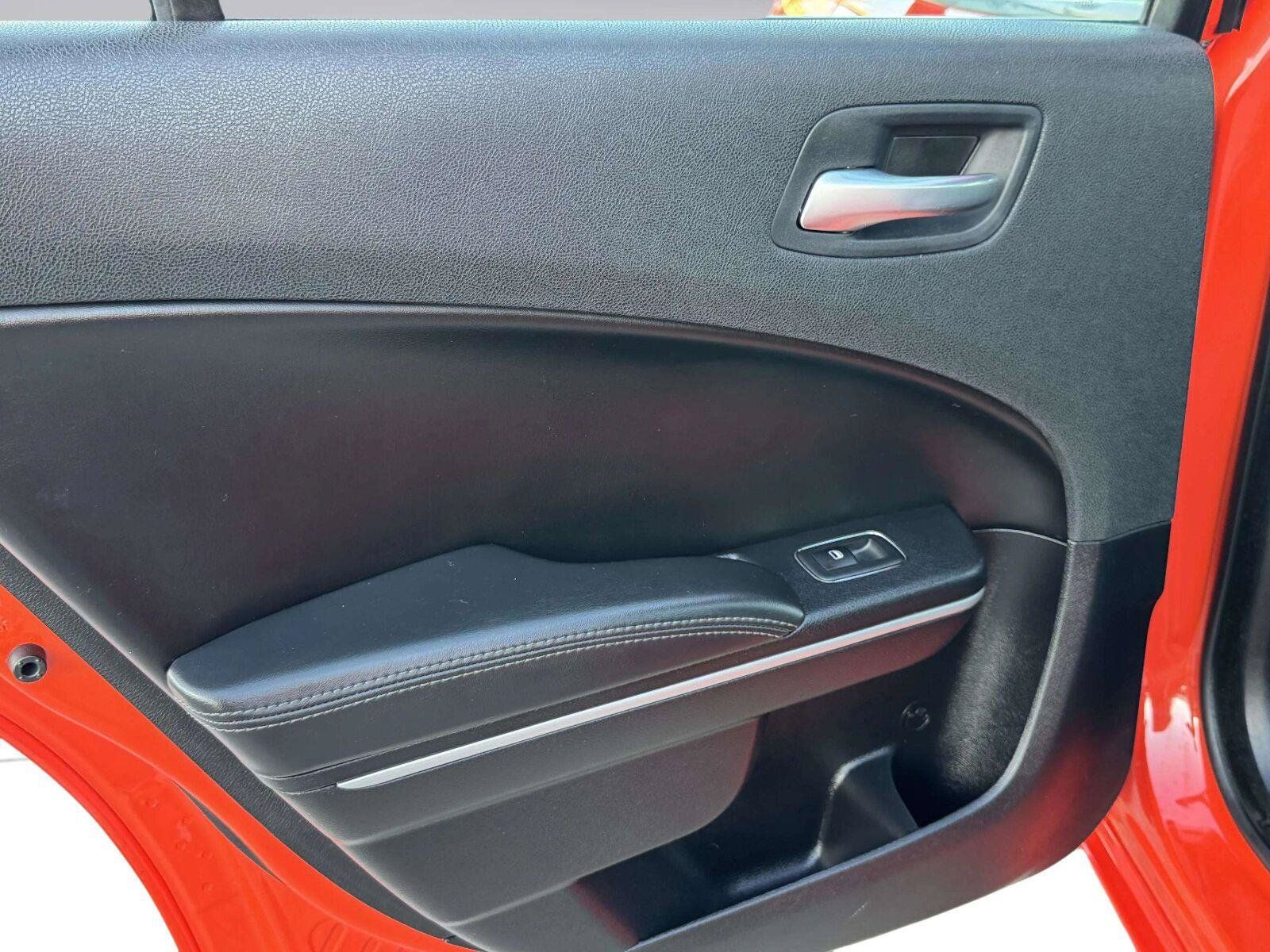 Used 2021 Dodge Charger SXT w/ Leather Interior Group RWD image 30