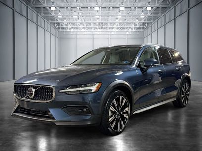 Used 2025 Volvo V60 B5 Cross Country Ultra