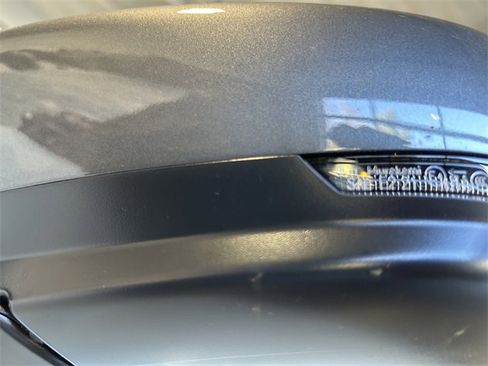 Used 2025 Subaru Crosstrek 2.0i Premium image 7