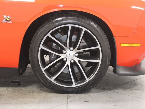 Used 2016 Dodge Challenger R/T Scat Pack w/ Leather Interior Group image 12