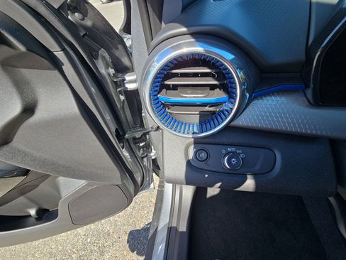 New 2025 Chevrolet Trax LT w/ Driver Confidence Package image 55