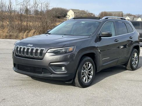 Used 2019 Jeep Cherokee Latitude Plus w/ Comfort/Convenience Group image 7