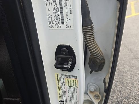 Used 2022 Ford F150 XL w/ Trailer Tow Package image 8