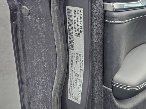 New 2023 Jeep Grand Cherokee Overland w/ Advanced Protech Group III image 16