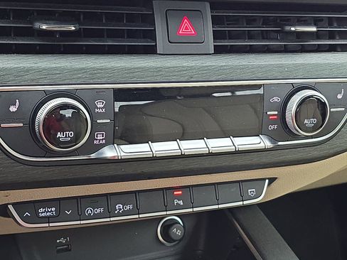 Used 2022 Audi A4 2.0T Premium w/ Convenience Package image 22