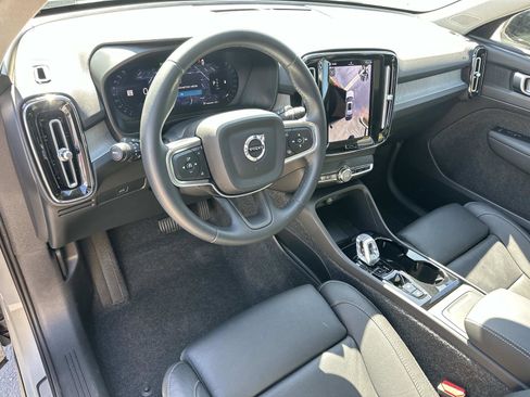 Certified 2026 Volvo XC40 B5 Plus w/ Protection Package Premier image 9