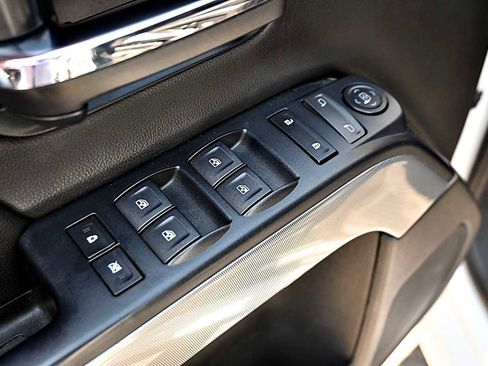 Used 2018 Chevrolet Silverado 1500 LT w/ All Star Edition AWD/4WD image 18