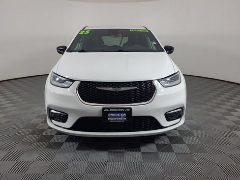 Used 2025 Chrysler Pacifica Select FWD image 8