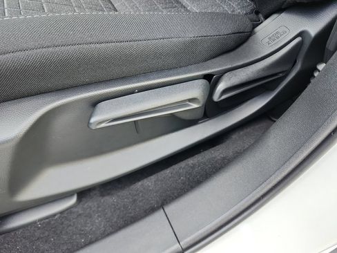 New 2026 Honda HR-V LX image 24
