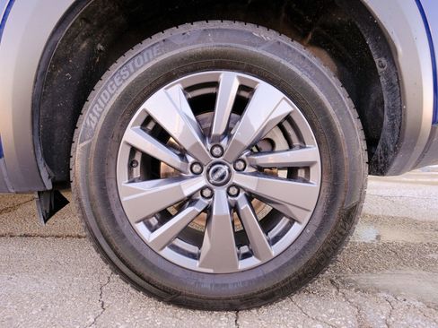 Used 2025 Nissan Pathfinder SV image 43