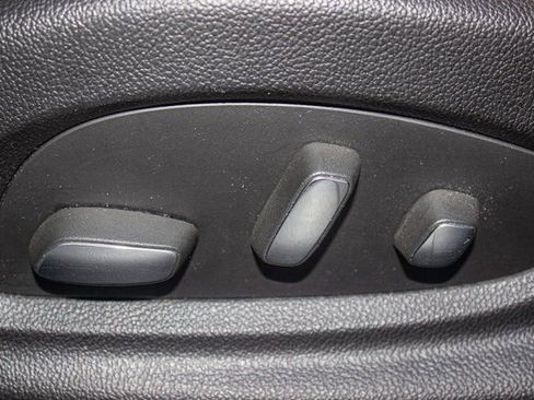 Used 2016 Cadillac XTS Luxury w/ Driver Awareness Package image 20