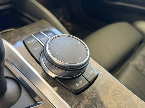 Used 2022 BMW 540i xDrive w/ M Sport Package image 49