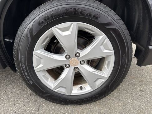 Used 2015 Subaru Forester 2.5i Premium w/ All-Weather Package image 10