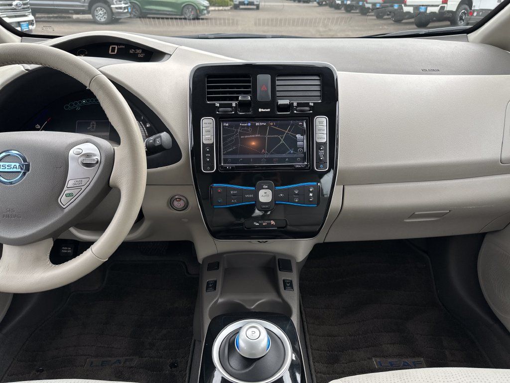 Used 2017 Nissan Leaf SV FWD image 16