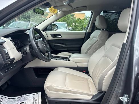 Certified 2024 Nissan Pathfinder SL w/ Cargo Package AWD/4WD image 18