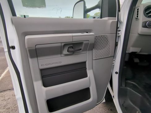 New 2024 Ford E-450 and Econoline 450 Super Duty w/ Power Windows & Locks Group image 15