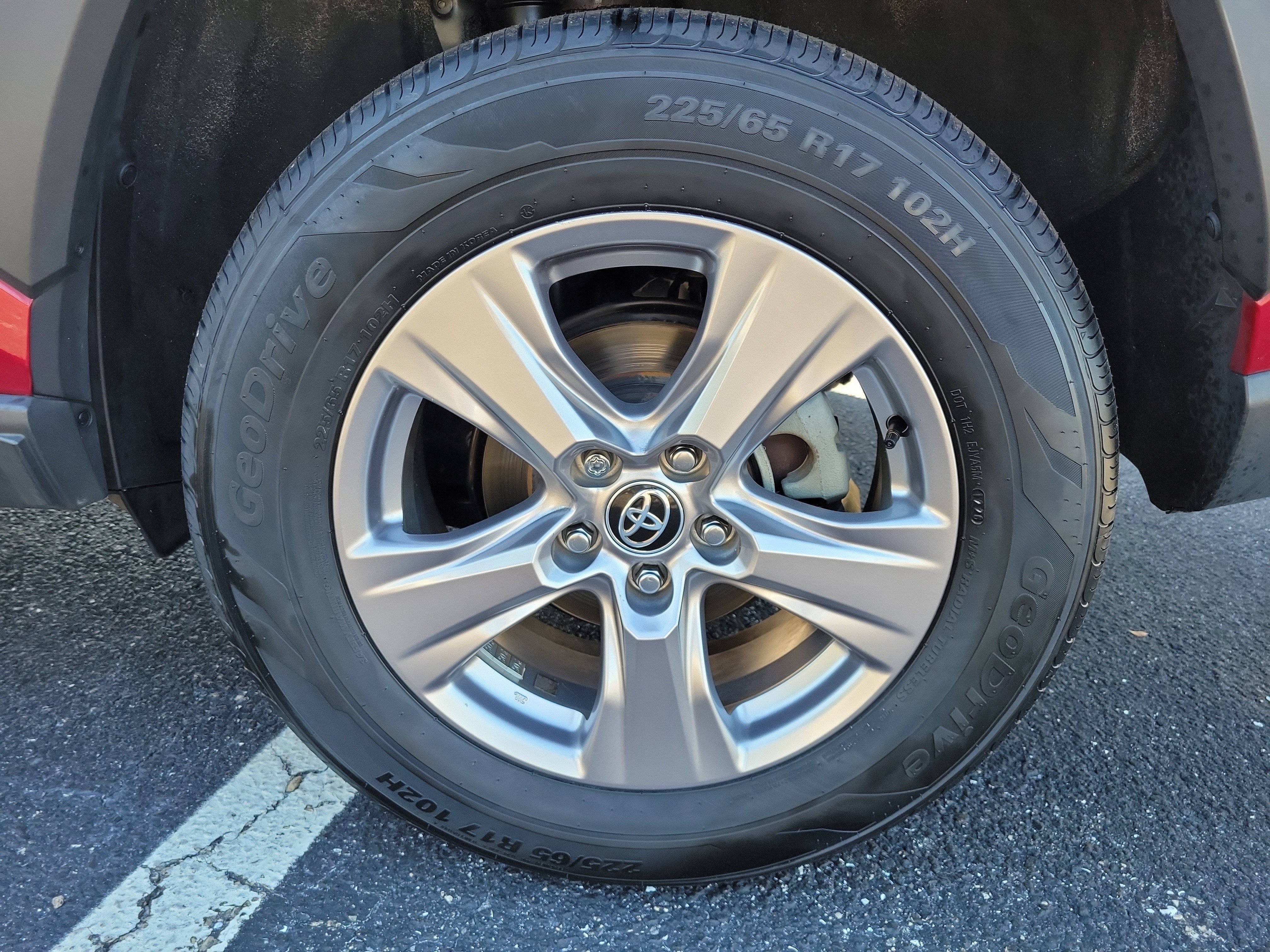 Used 2023 Toyota RAV4 XLE FWD image 7