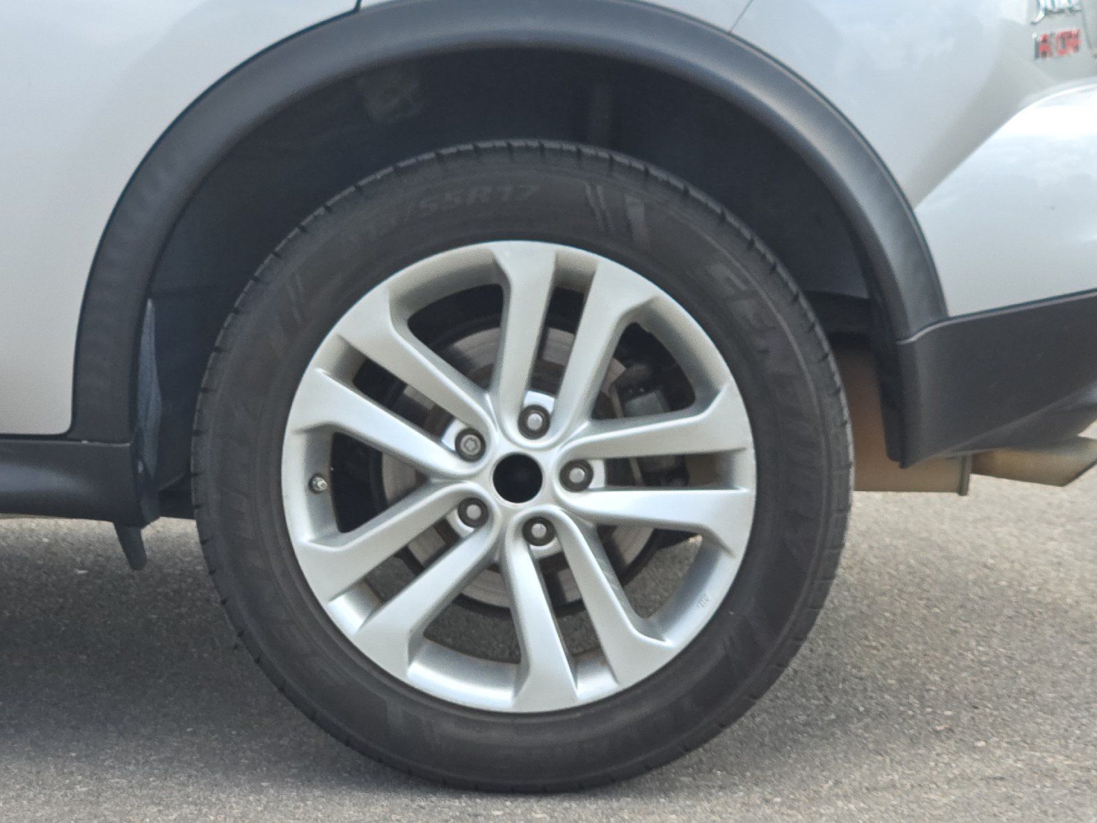 Used 2014 Nissan Juke S FWD image 22