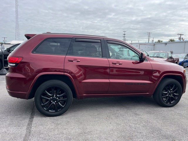 Used 2020 Jeep Grand Cherokee Altitude AWD/4WD image 15