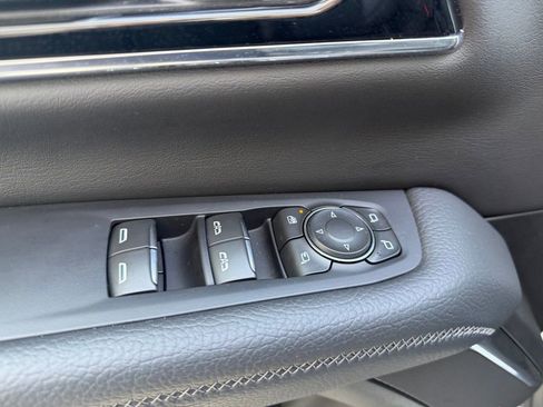 Used 2025 GMC Yukon Denali image 7