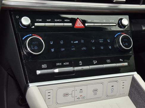 Used 2024 Hyundai Santa Fe Calligraphy FWD image 30
