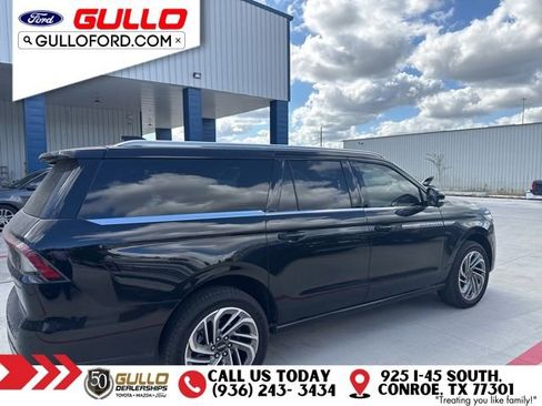 Used 2025 Lincoln Navigator L Reserve image 4