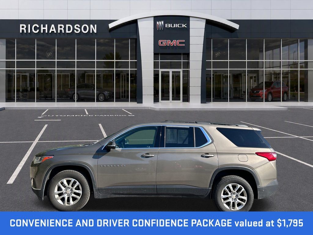 Used 2020 Chevrolet Traverse LT FWD image 2