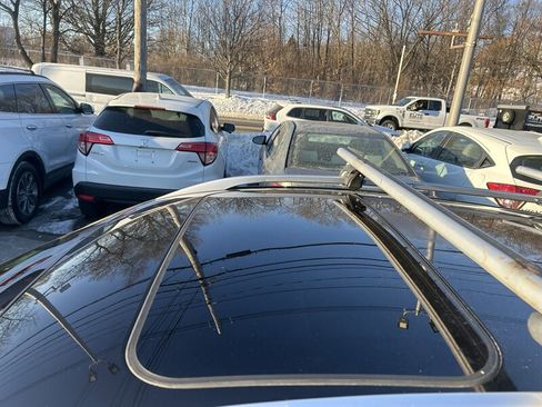 Used 2017 INFINITI QX50 w/ Premium Plus Package image 8