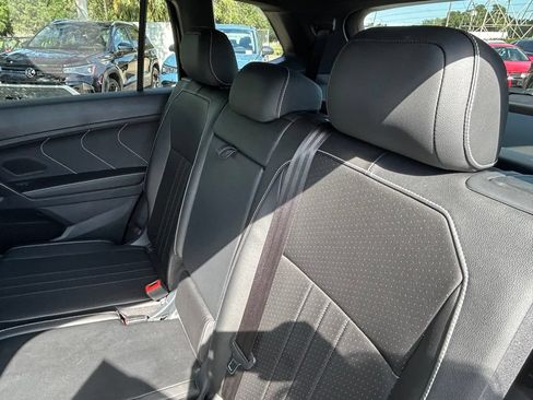 Certified 2023 Volkswagen Tiguan SE R-Line FWD image 47