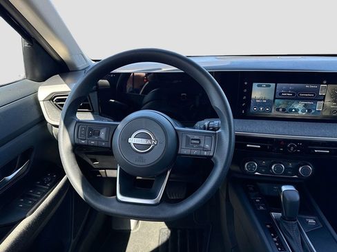 Used 2025 Nissan Kicks SV FWD image 19