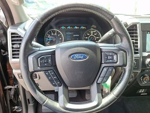Used 2017 Ford F150 XLT w/ Equipment Group 302A Luxury AWD/4WD image 16